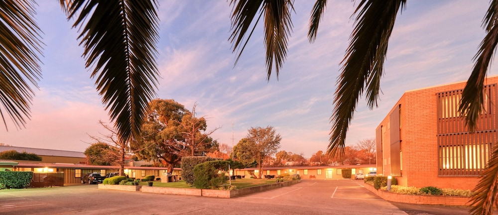 HAMILTON HUME MOTOR INN YASS 14/26