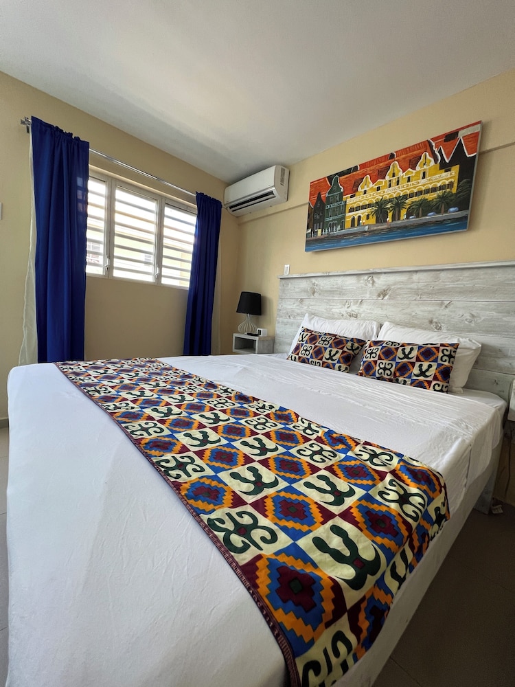 DELUXE, DOUBLE BED, BALCONY