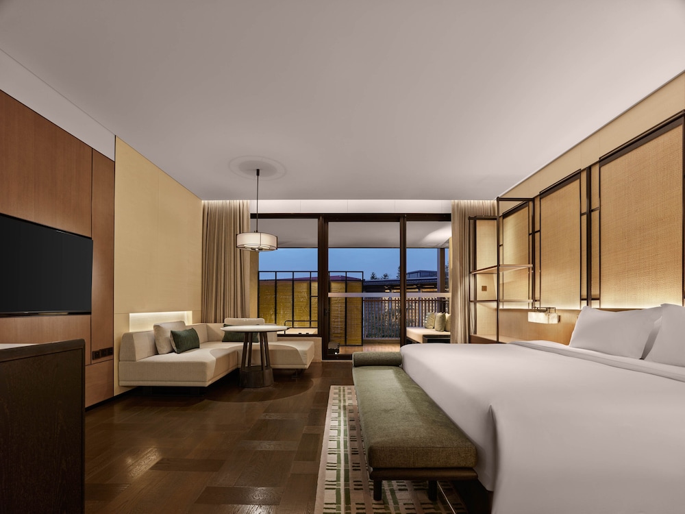 Onsen, King Bed, Lake Side