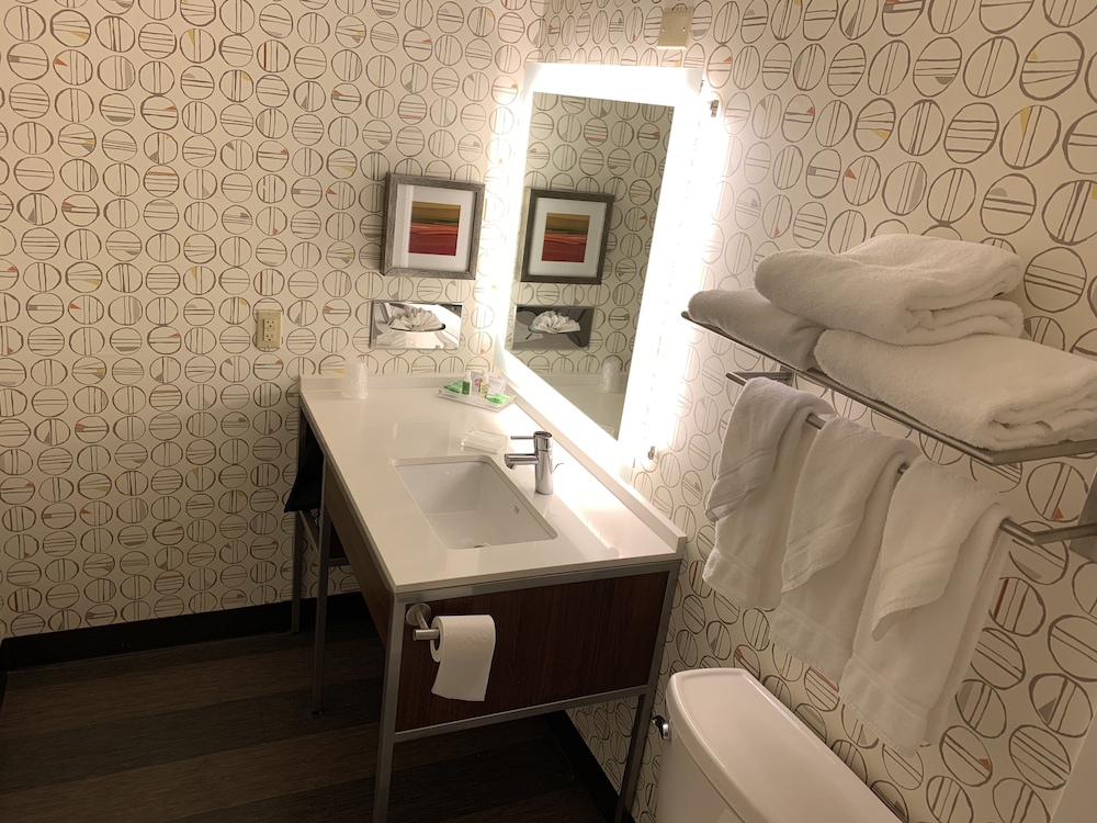 Holiday Inn Baton Rouge South 32/37