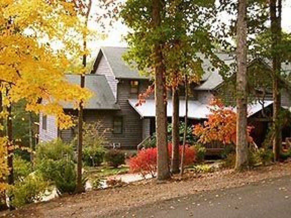Bent Creek Lodge Bed &amp; Breakfast 6/50