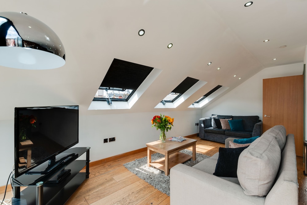 Base Serviced Apartments - Sir Thomas Street 39/57