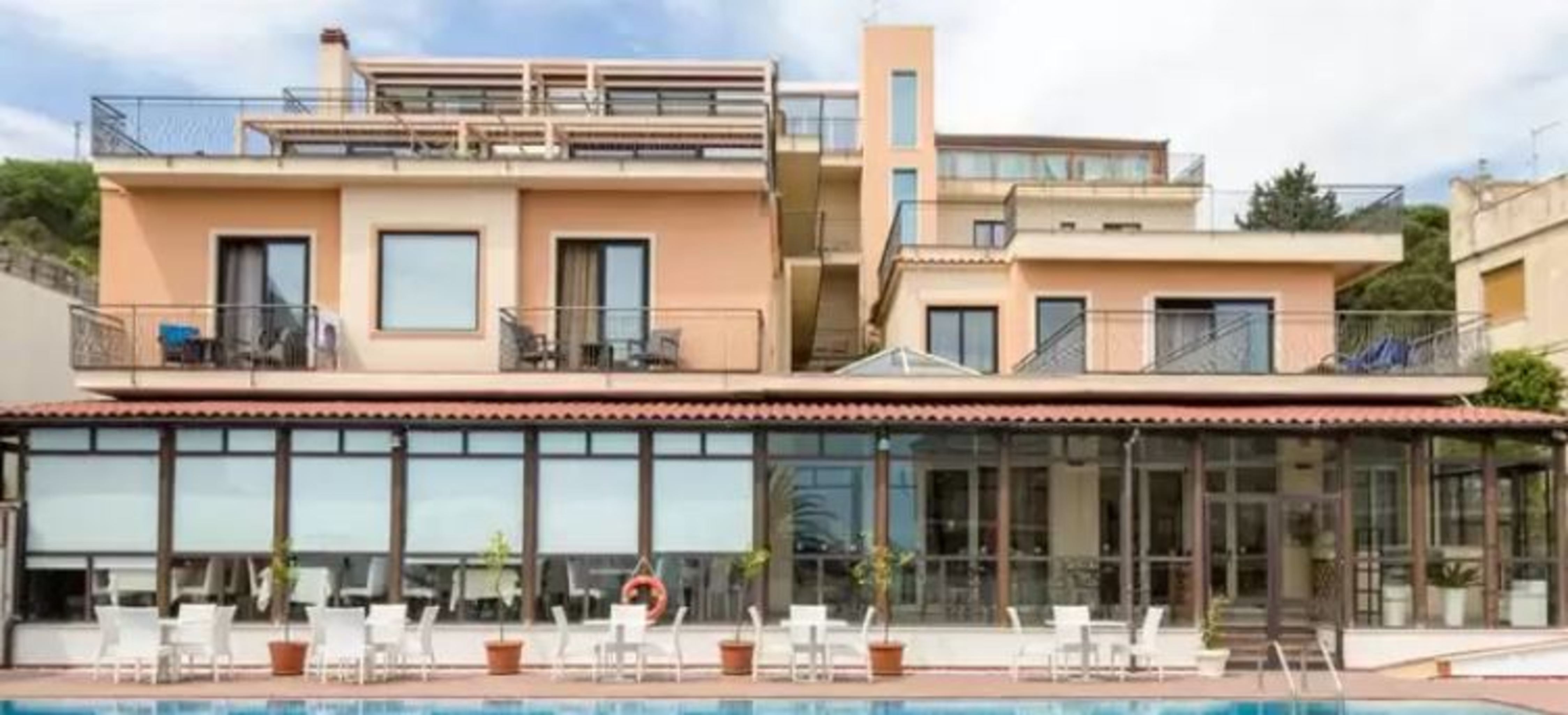 VILLA ESPERIA