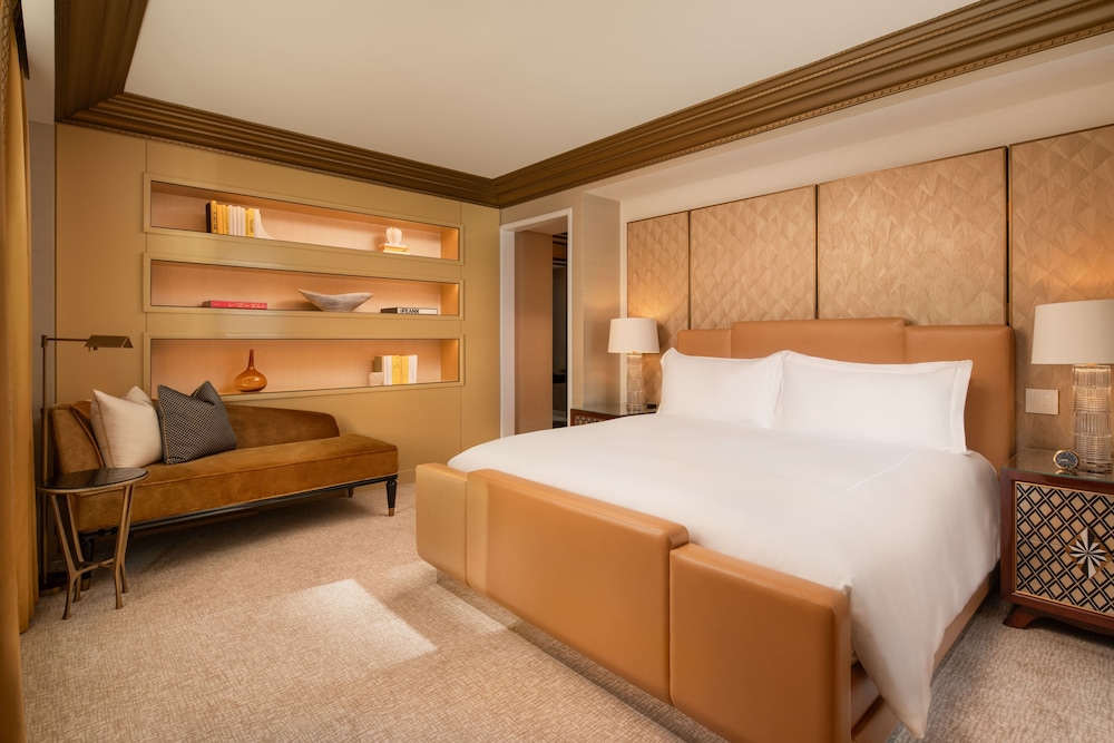 MANHATTAN, SUITE