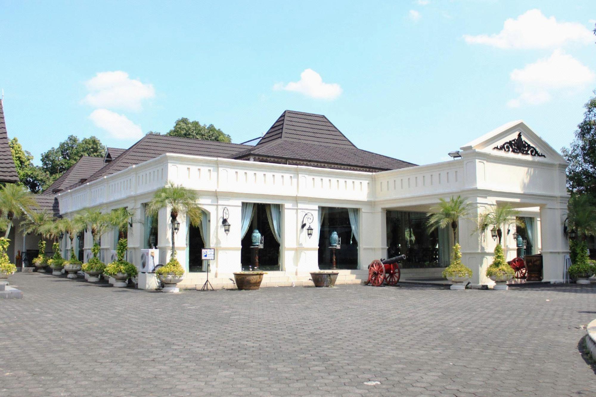 D'paragon Sumber Surakarta 4/22