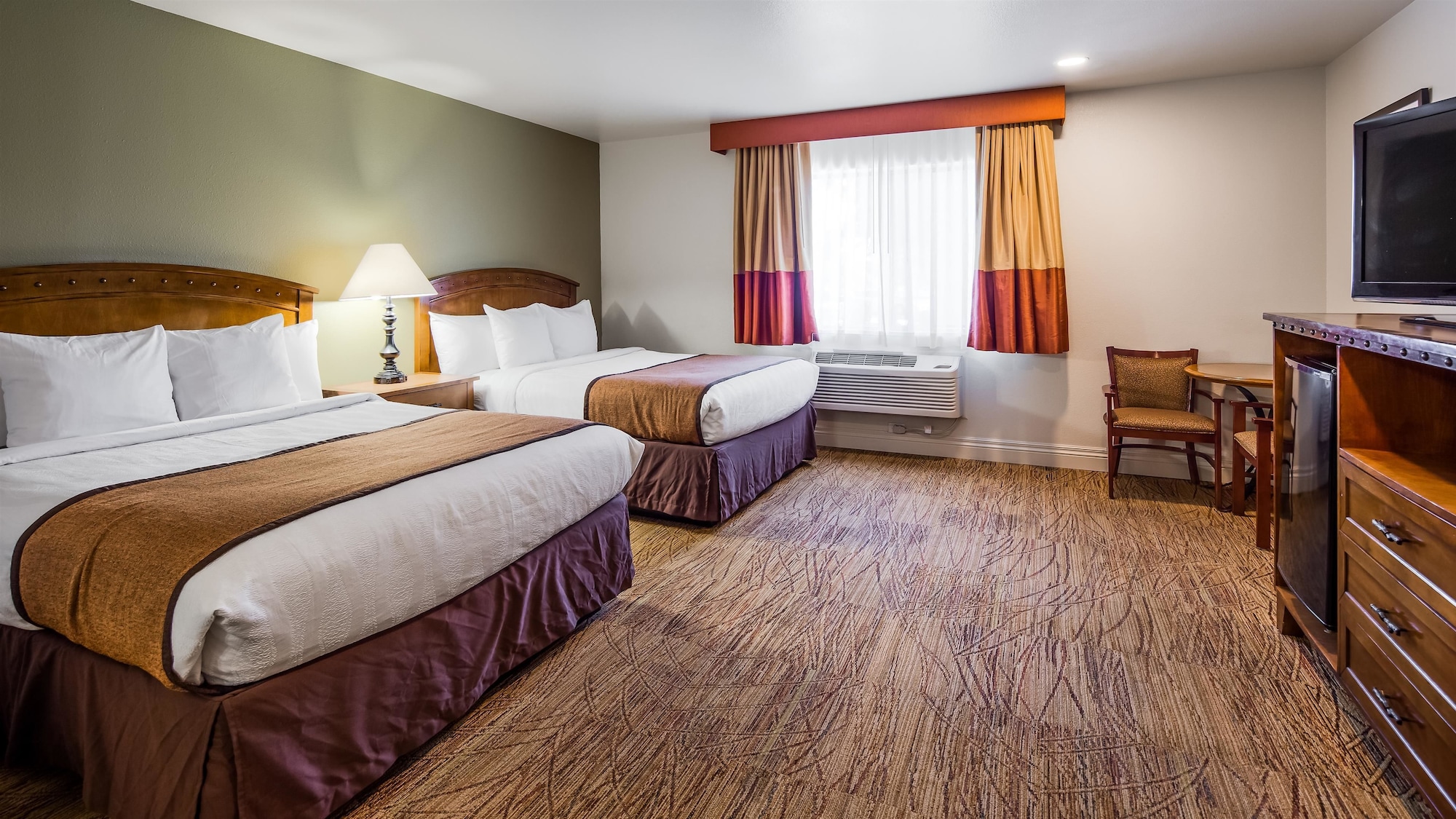 غرفة قياسية بسريرين كوين لذوي الإعاقة، Best Western Red Hills 3/6