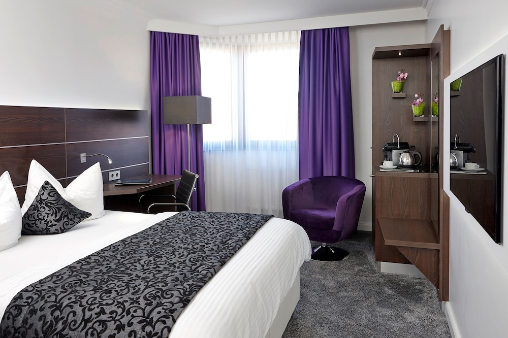 Room, Single, Double Bed