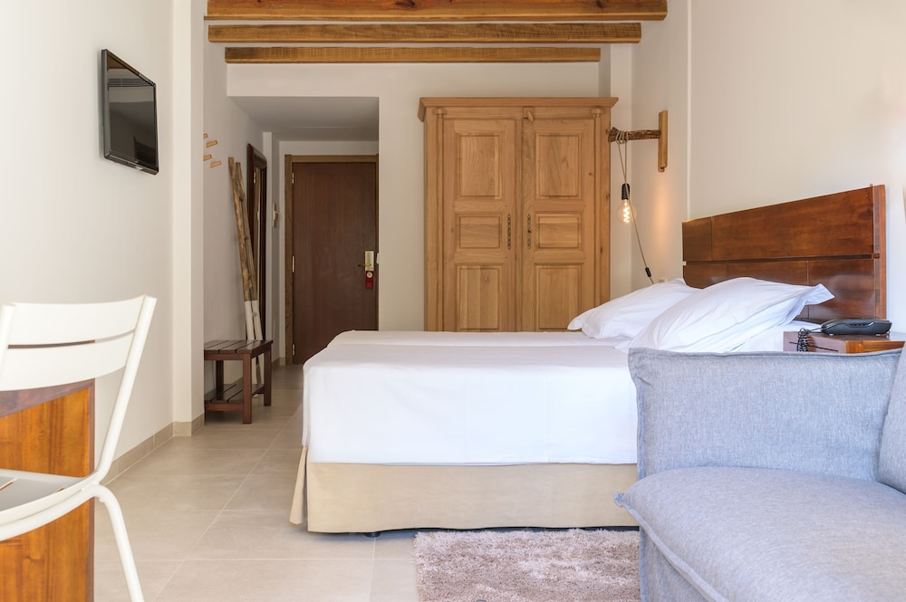 ES PORT HOTEL 16/50