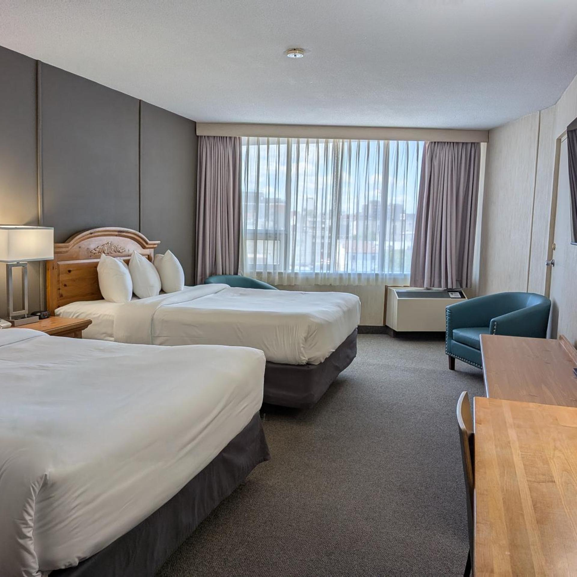 Room, 2 Queen Beds, City View