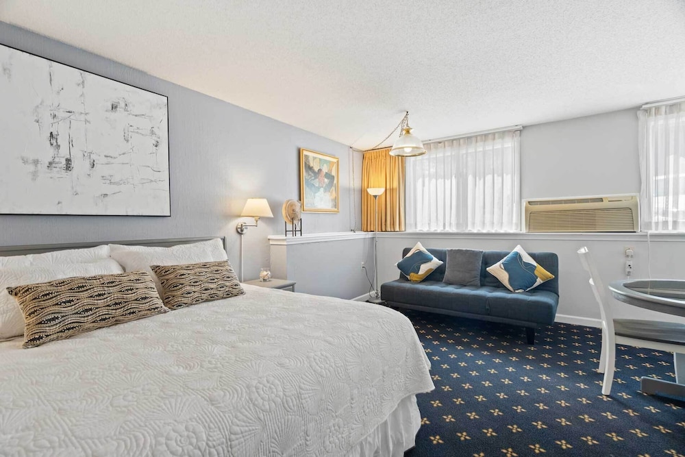 The Niantic Inn 15/50