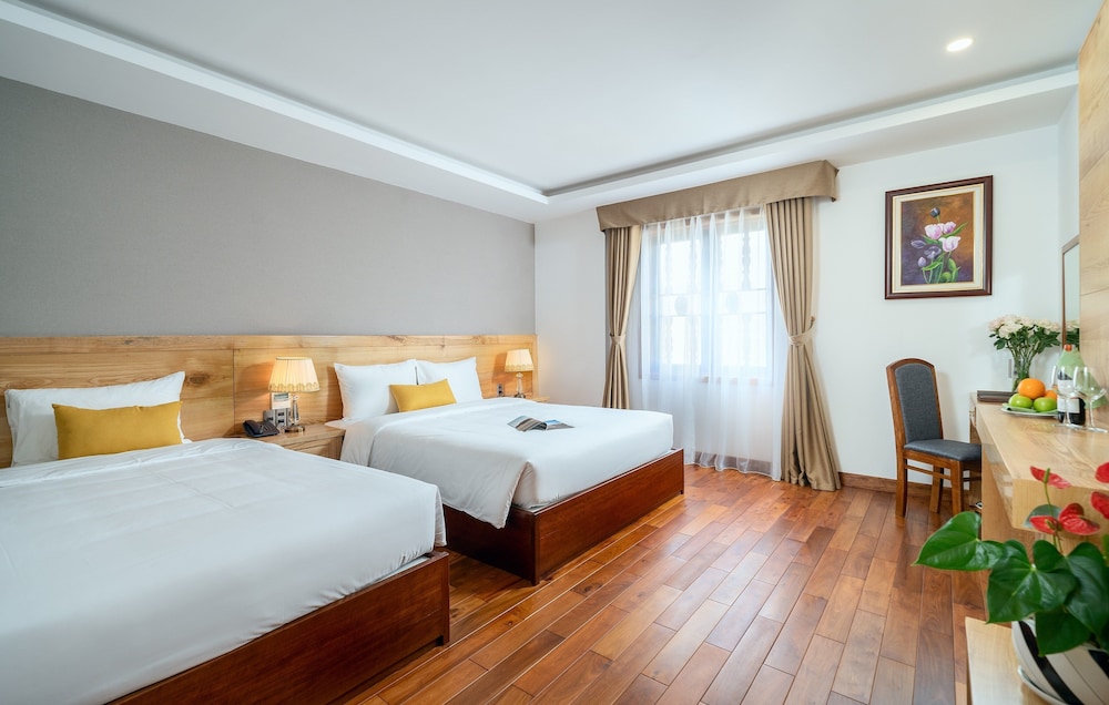Sunny Ocean Hotel & Apartment 9/71