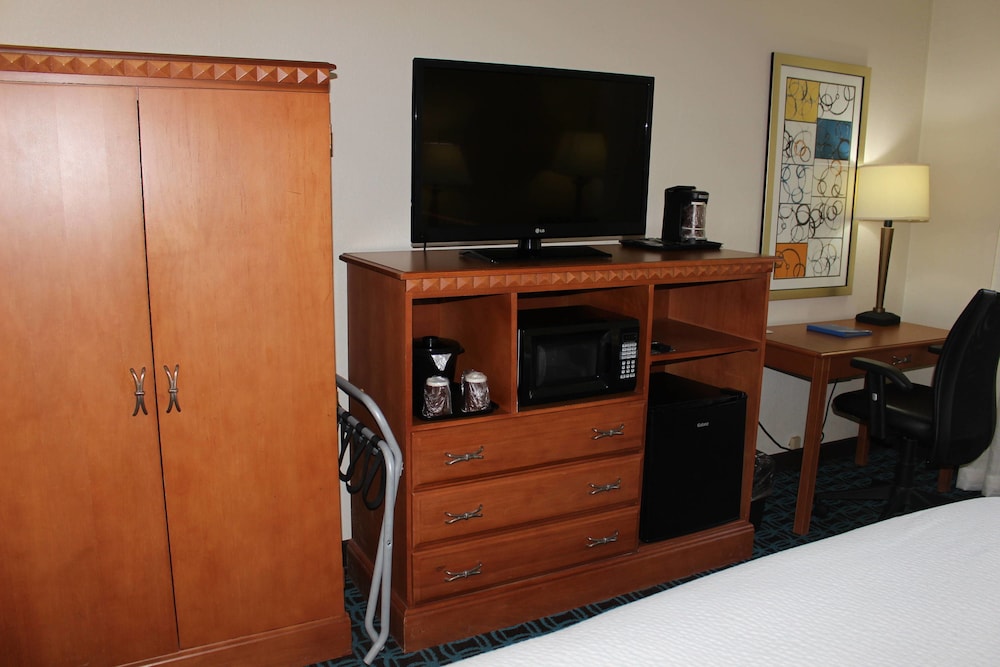 Fairfield Inn Suites Kansas City Liberty 38/40
