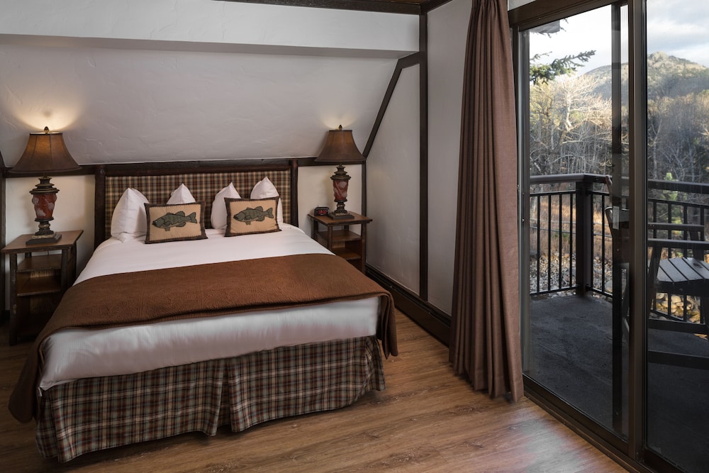 The Landing at Estes Park - Riverside Retreat 24/77