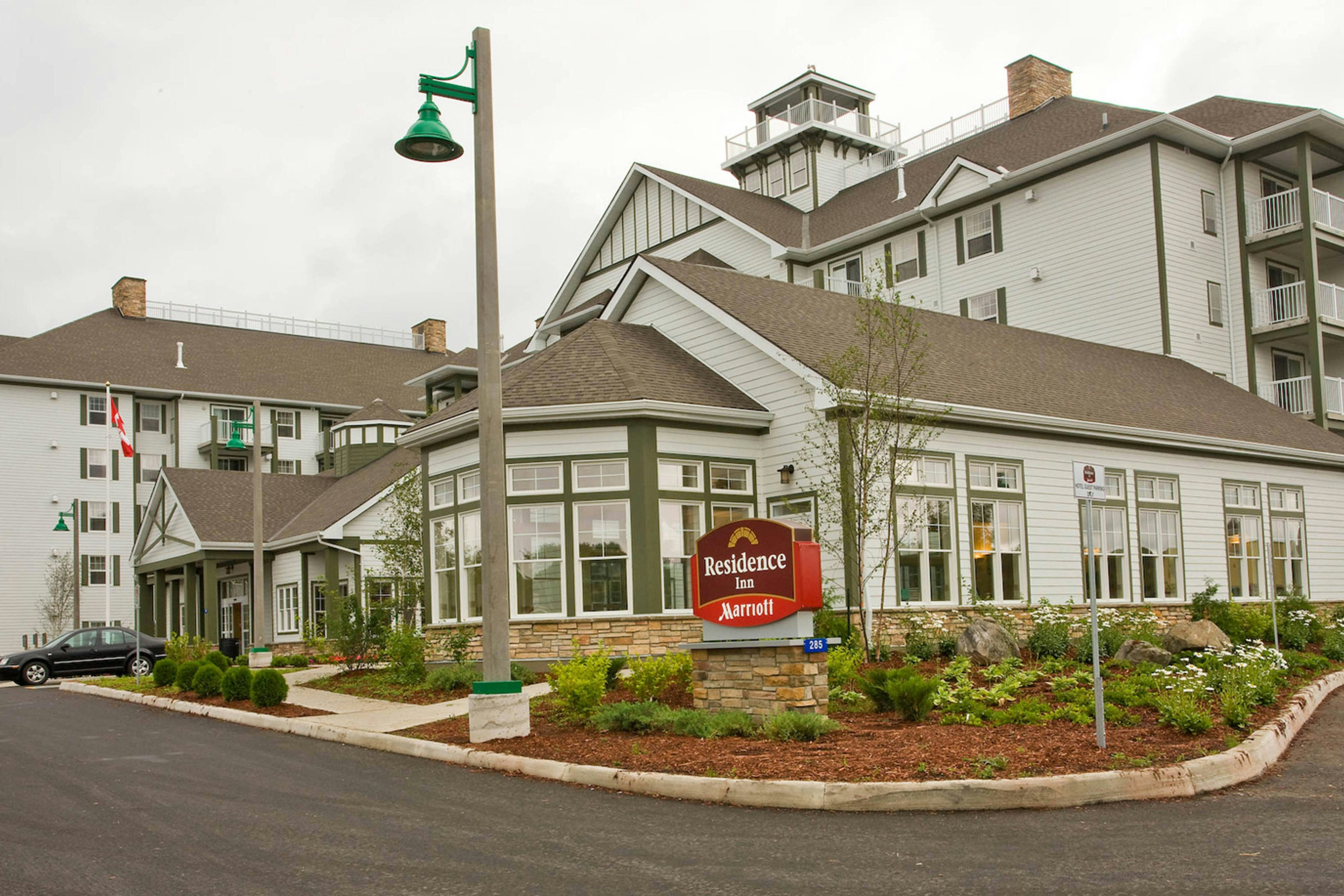 RESIDENCE INN BY MARRIOTT GRAVENHURST MUSKOKA WHARF 7/10