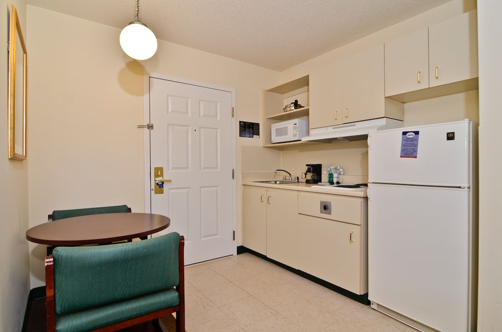 Studio 6 Extended Stay - Myrtle Beach, SC 44/60