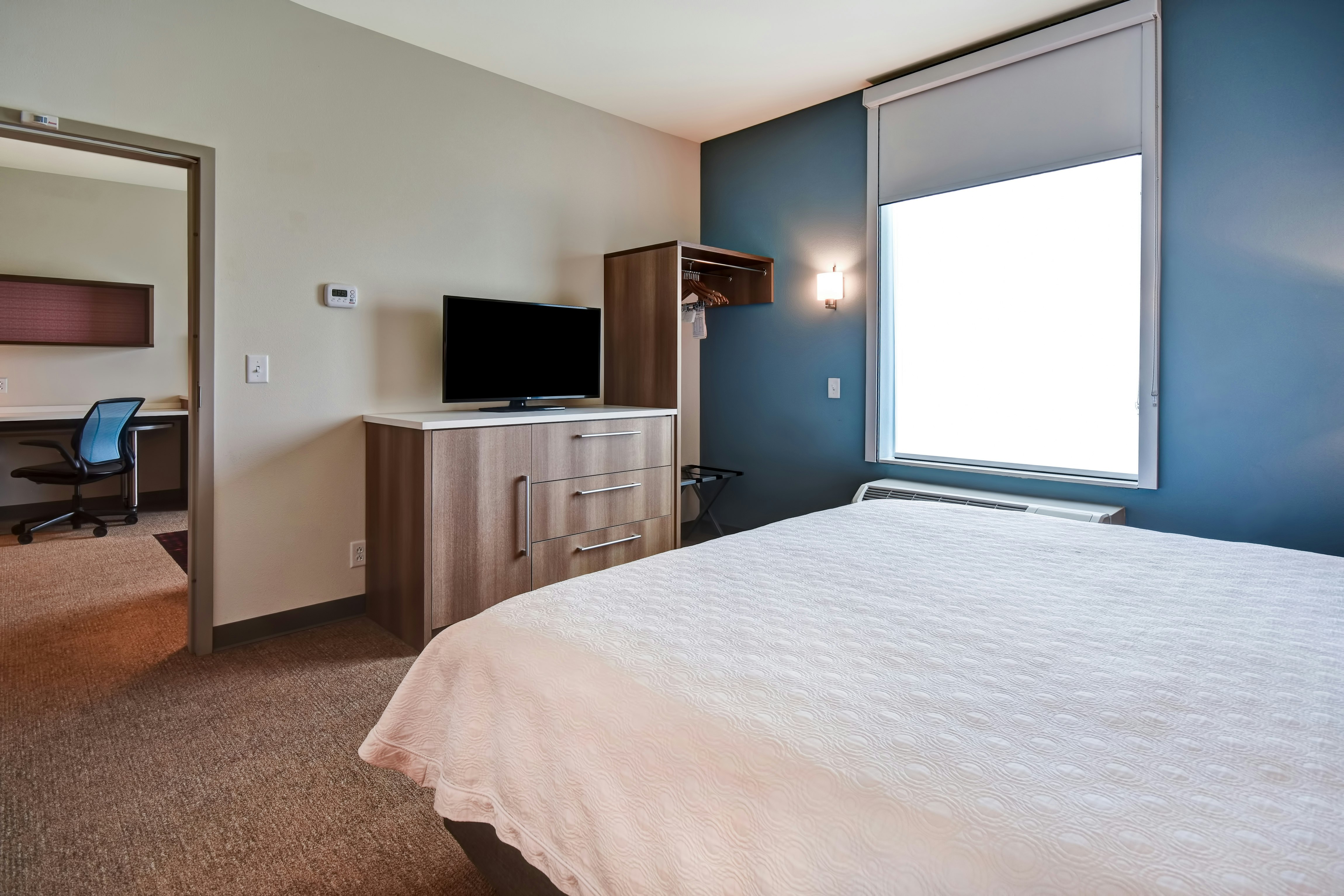 1 BEDROOM, SUITE, KING BED