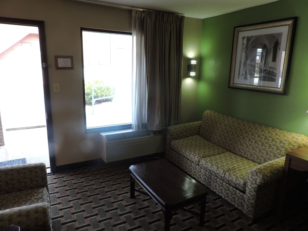Days Inn By Wyndham Conover-Hickory 23/33