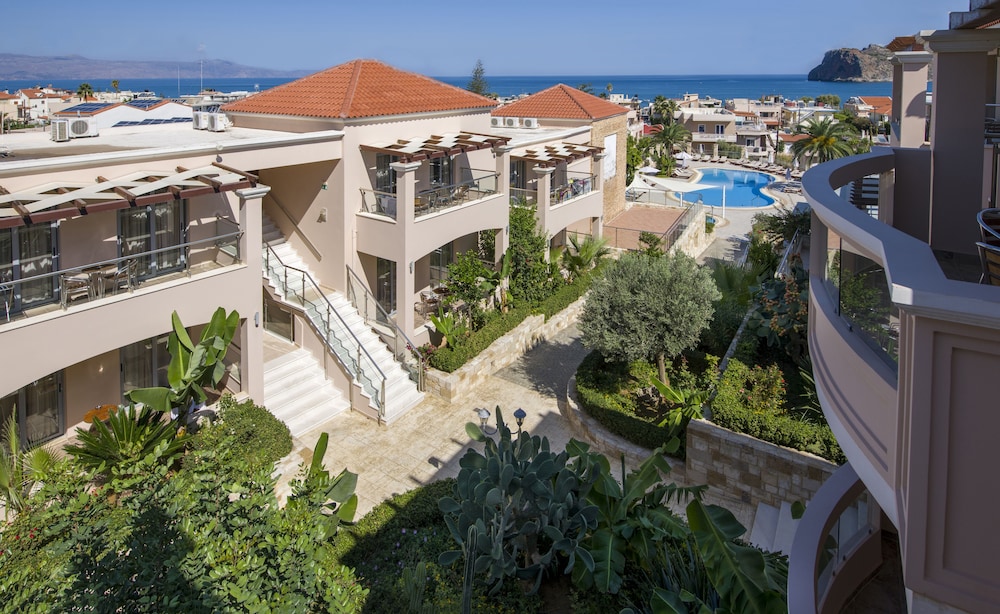 Isida Hotel 47/50