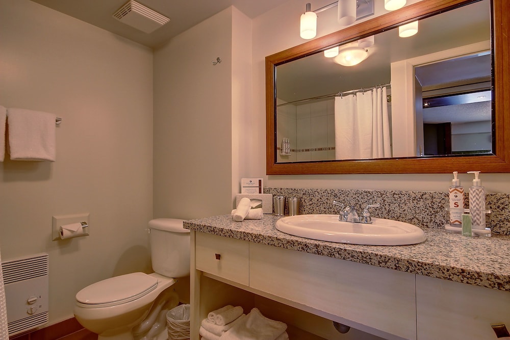 ESTRIMONT SUITES & SPA 10/61