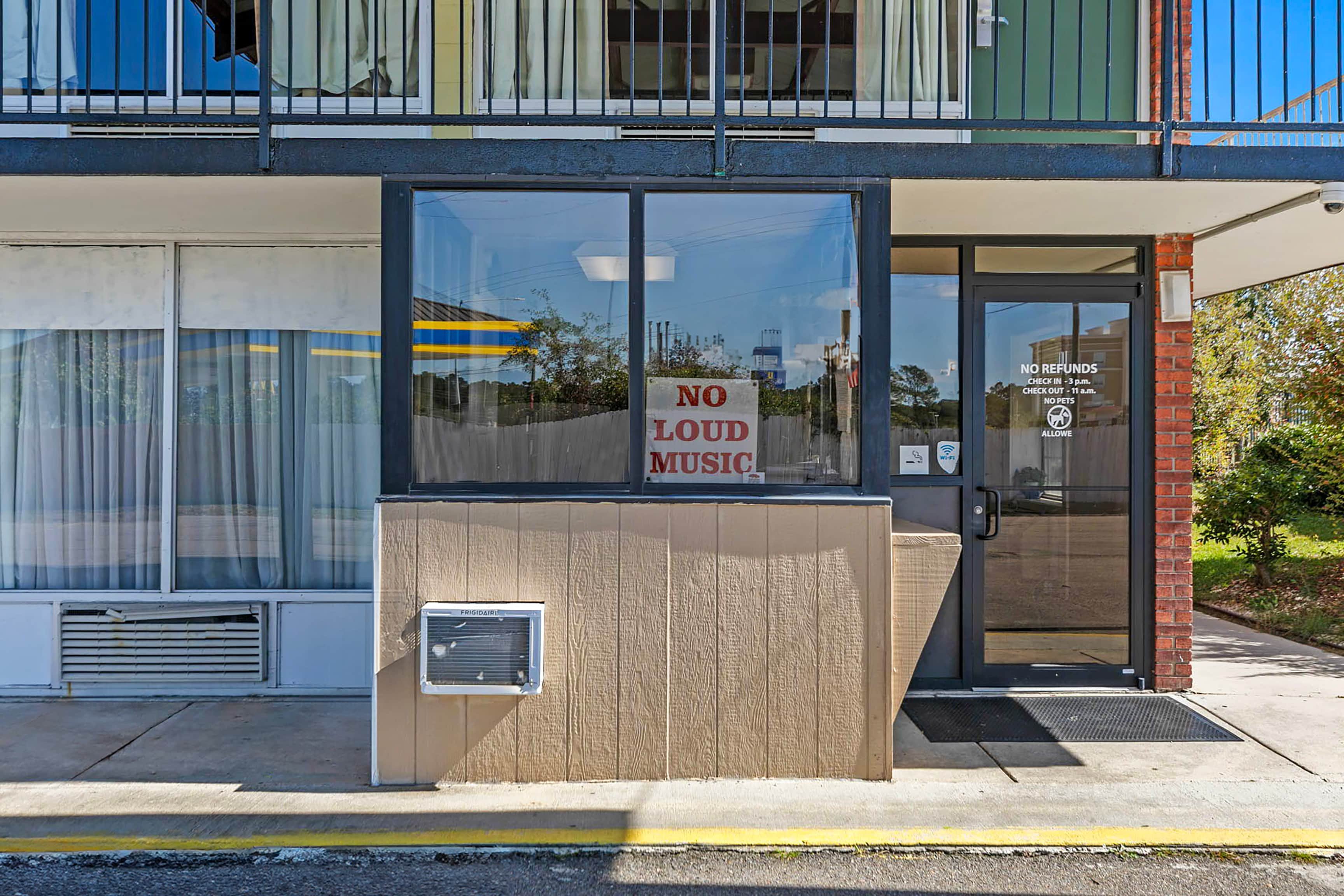 Star Motel Hattiesburg University Area 12/51