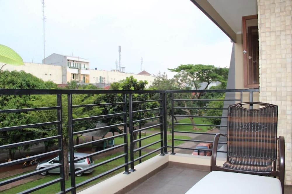 ZEN Rooms Anggrek Loka BSD 33/35