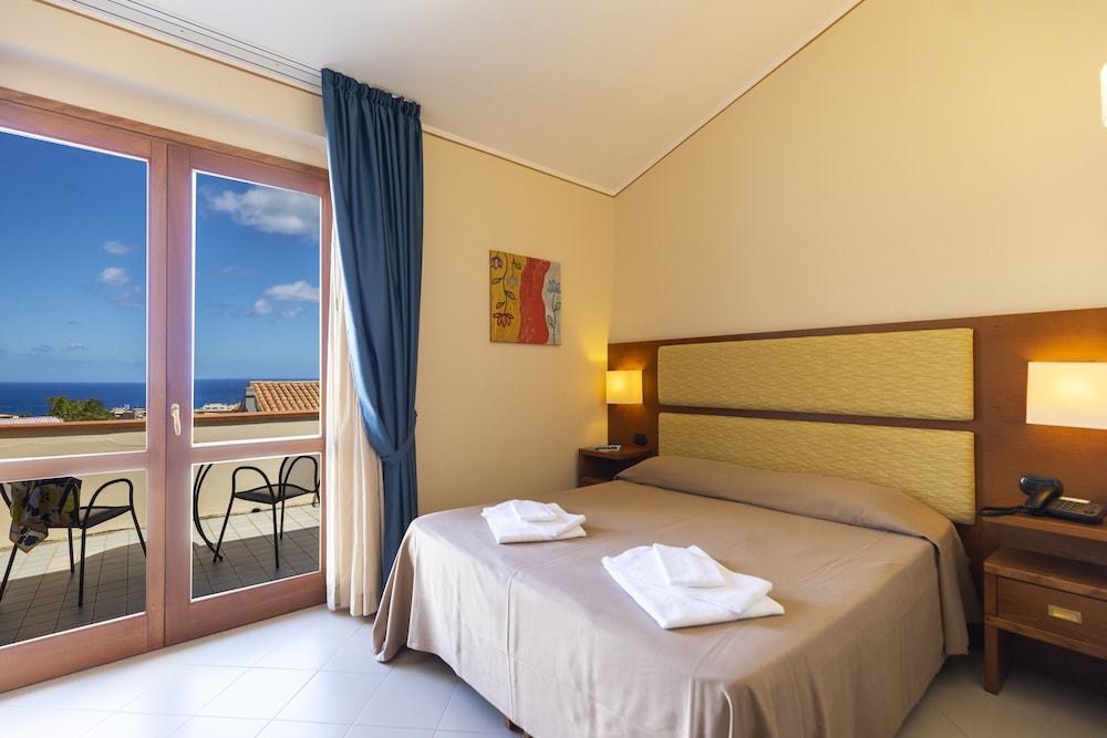 Hotel Tropis 13/70