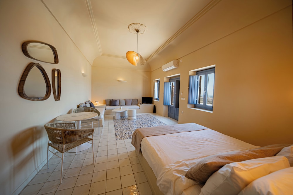Luna Santorini Suites 14/50
