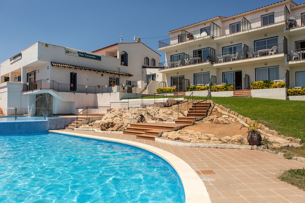 APARTAMENTOS TORREVELLA 33/37
