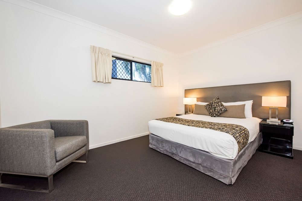 SPA, QUEEN BED