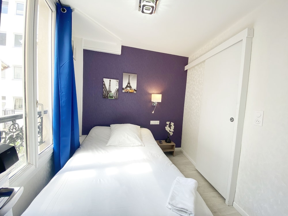 Hotel Aviatic 11/69