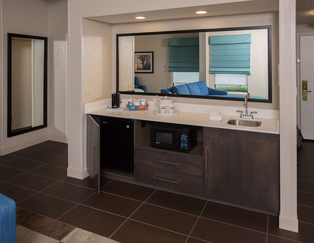 Hampton Inn Wooster 6/36