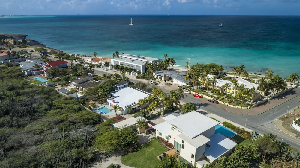 Boca Catalina Modern Villa 35/50