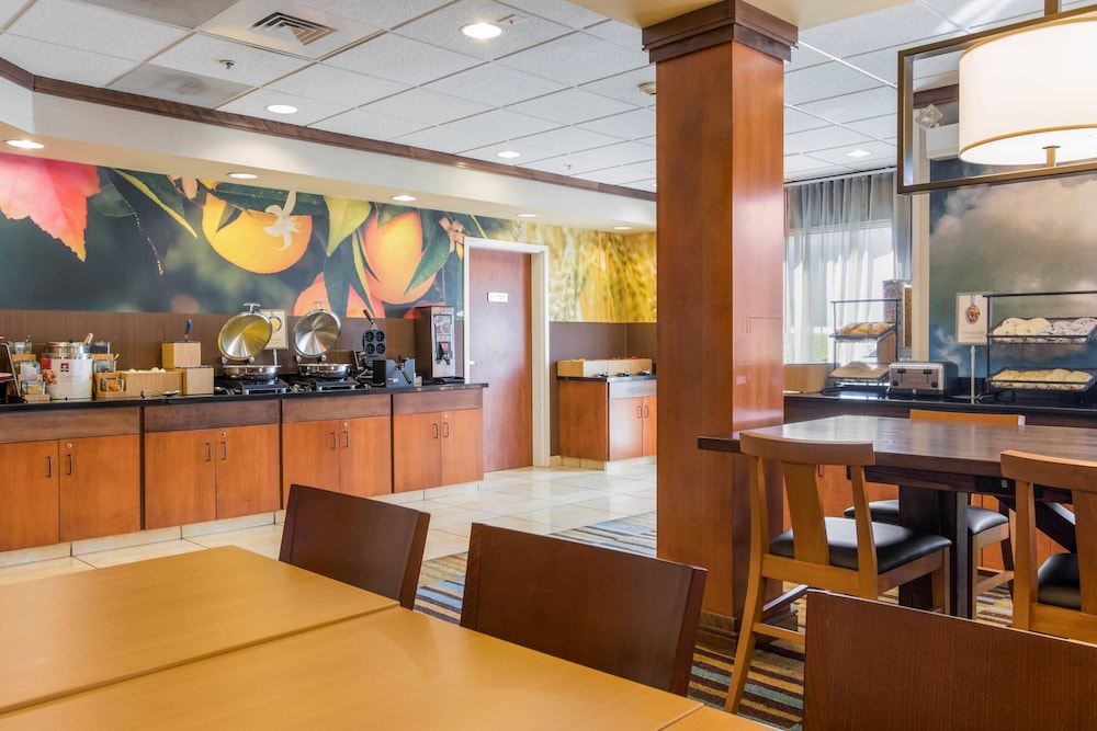 Fairfield Inn And Suites Columbia 32/36