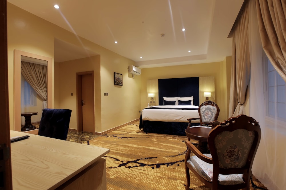 Bon Hotel Elvis 44/50