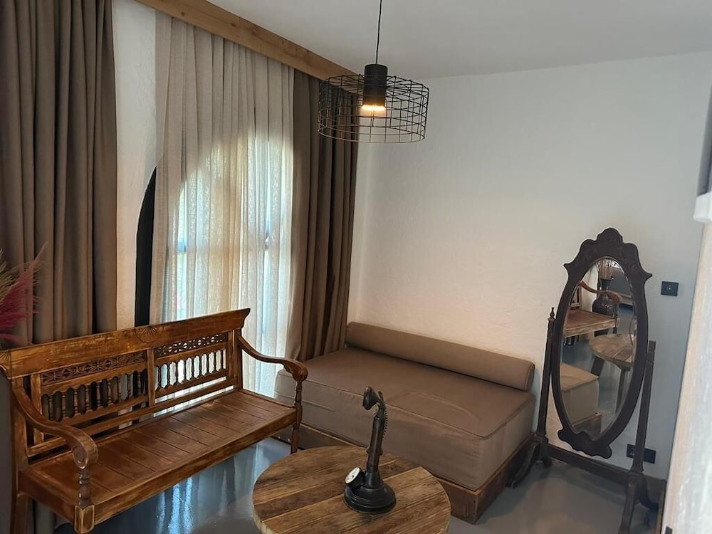 Argente Alacati Adults Only 17/31
