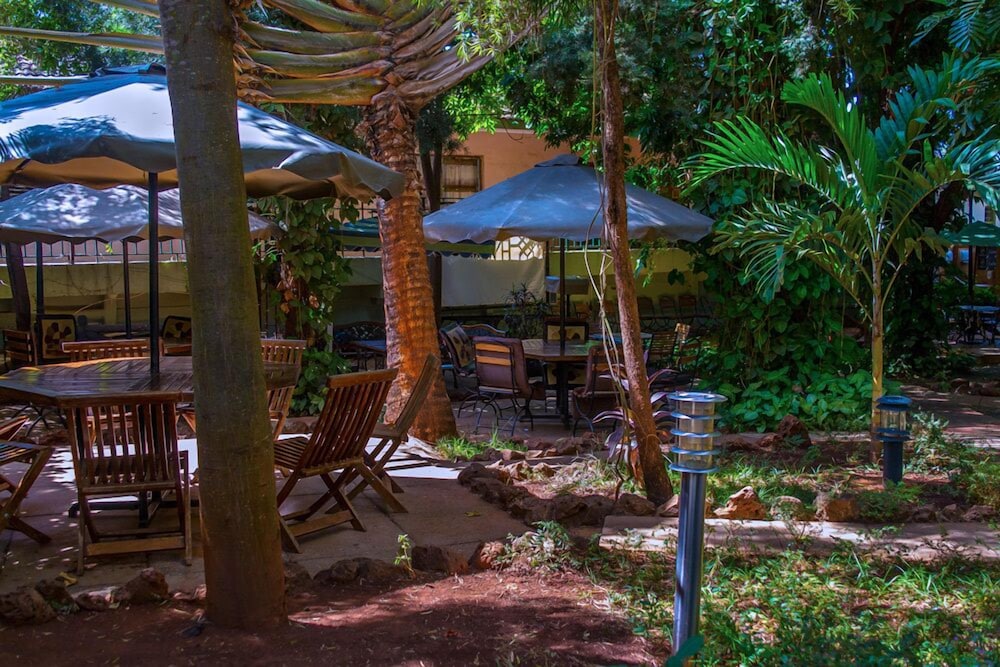Hotel Nokras Muranga 50/55