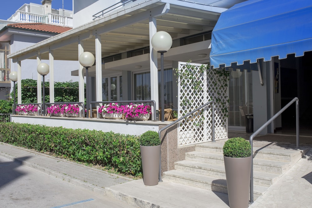 Hotel Paradiso 43/50