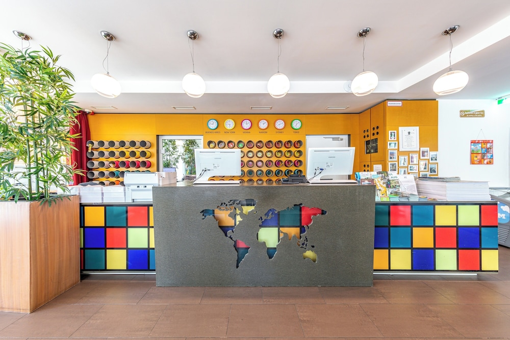 A T Holiday Hostel Wien 11/77