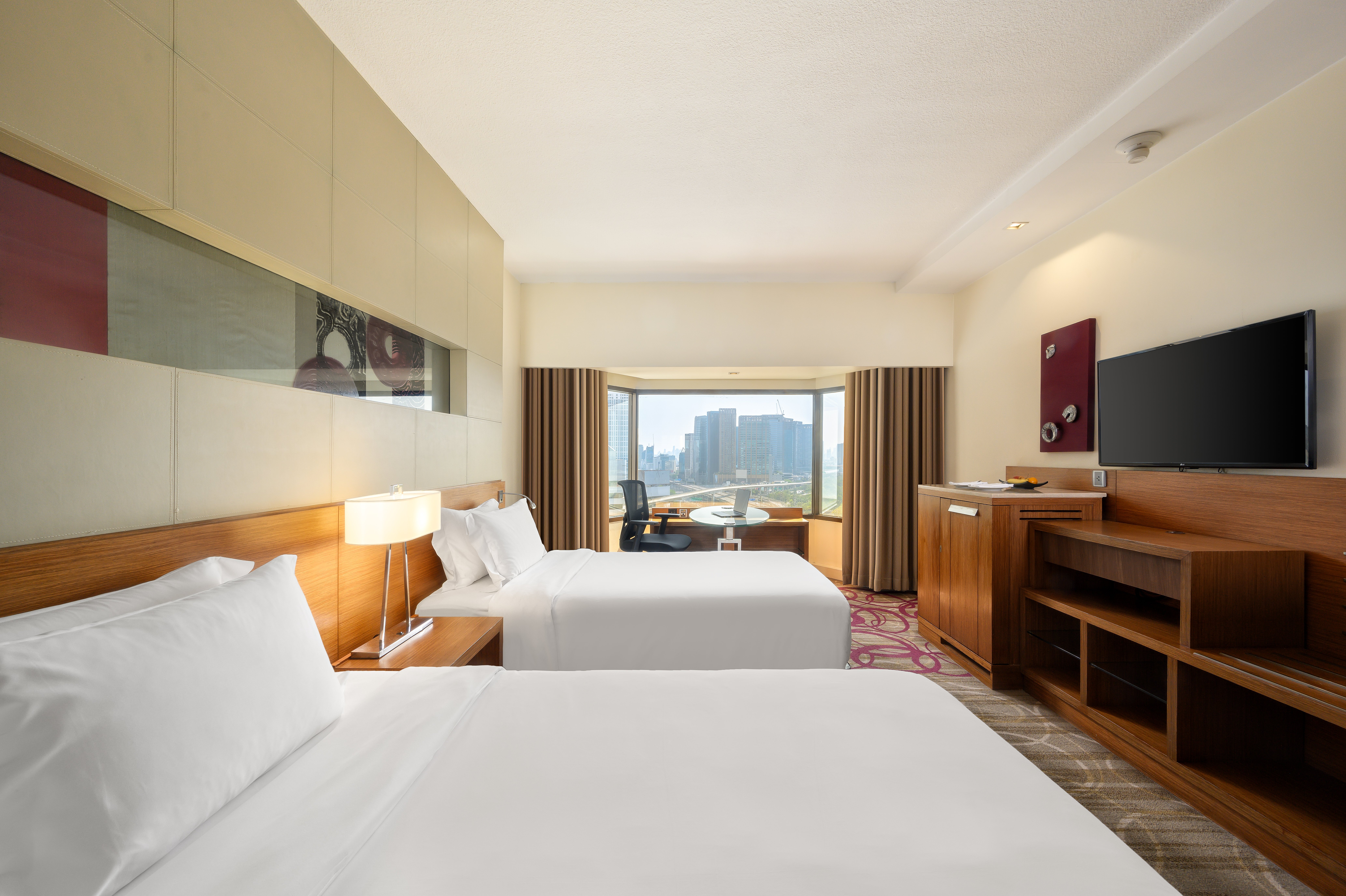 CLUB, DELUXE, TWIN BEDS