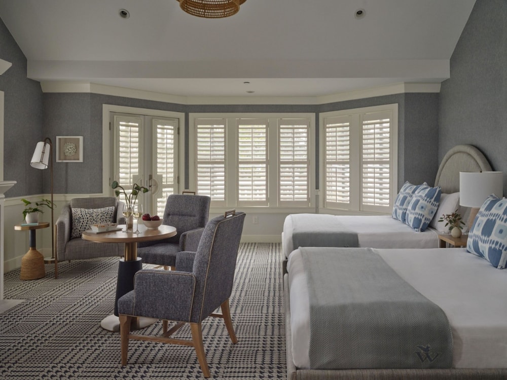 Signature, Collection, 2 Queen Beds