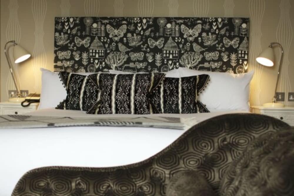 The Angel Hotel 38/57