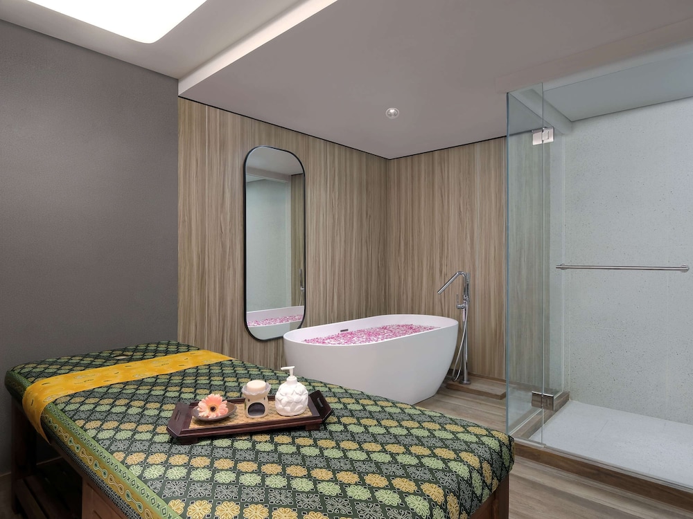 Movenpick Surabaya City 68/68