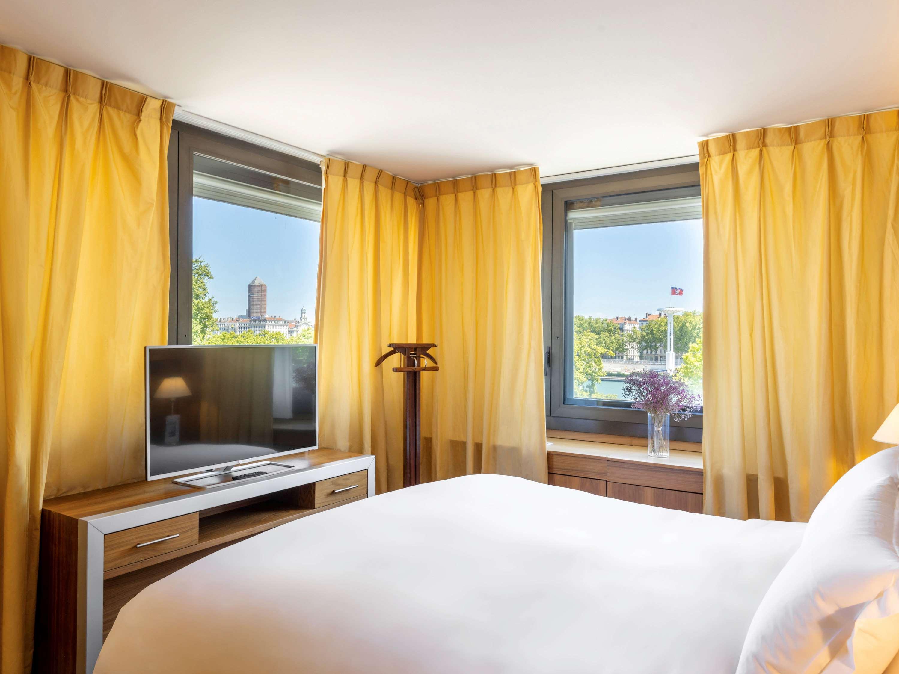 PRESTIGE, SUITE, DOUBLE BED, RIVER VIEW