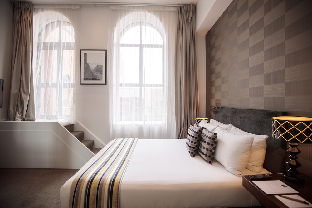 DELUXE, QUEEN BED, BALCONY