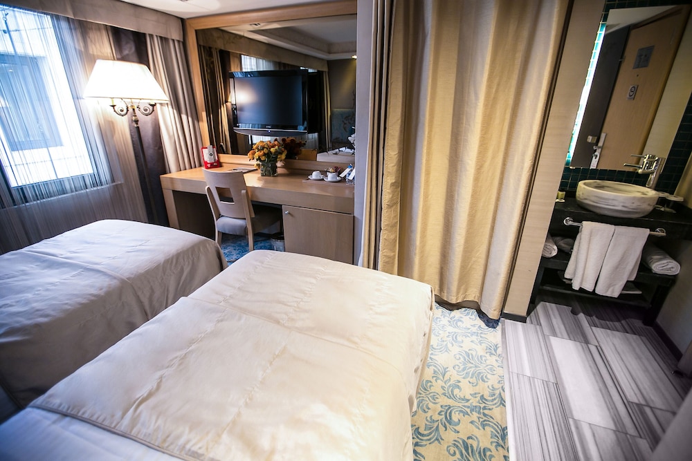 Pera Tulip Hotel 16/65