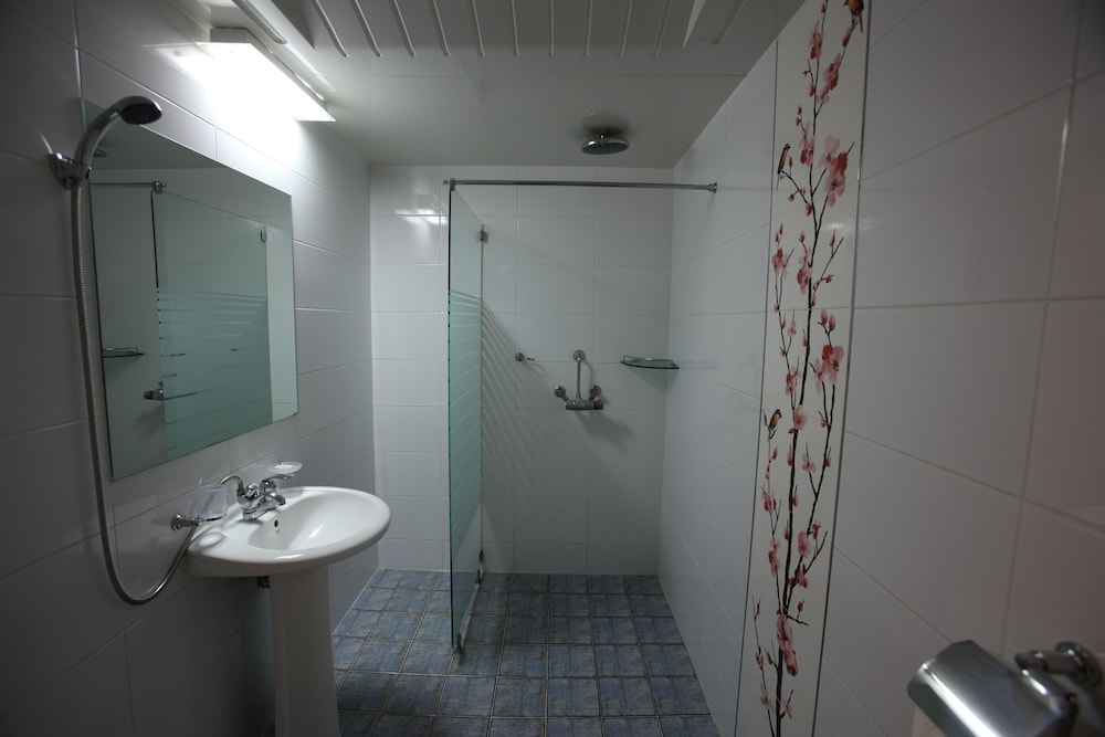 Hill House Hotel 7/42