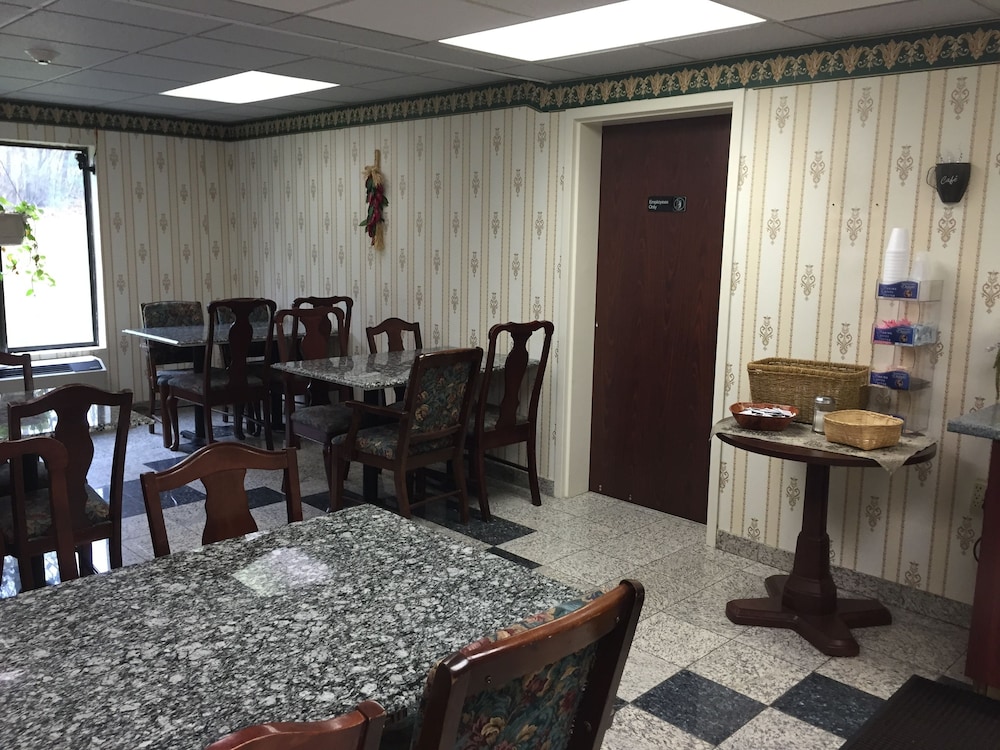 Days Inn Niantic Near Casinos 19/28