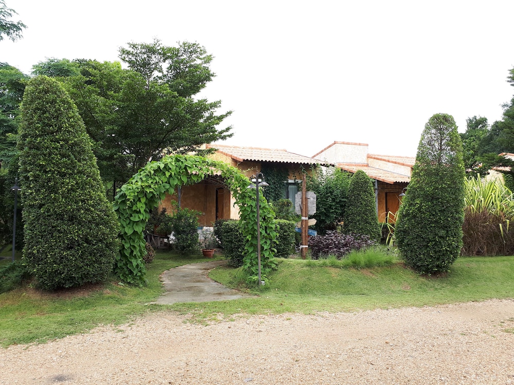 Villa Tuscany Country Resort 5/44