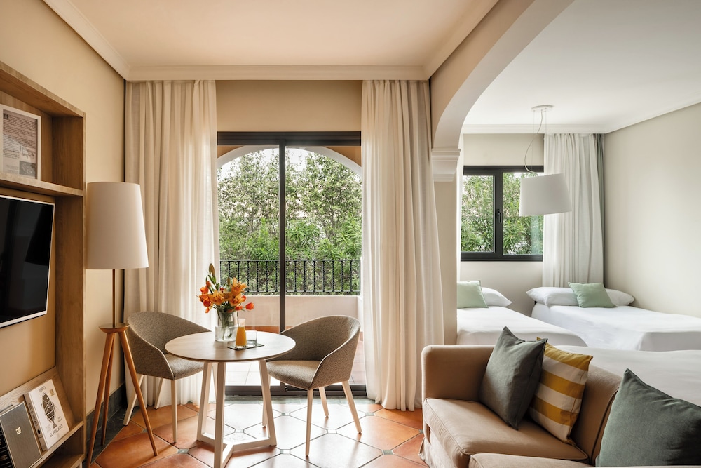 Premium, Family, King Bed