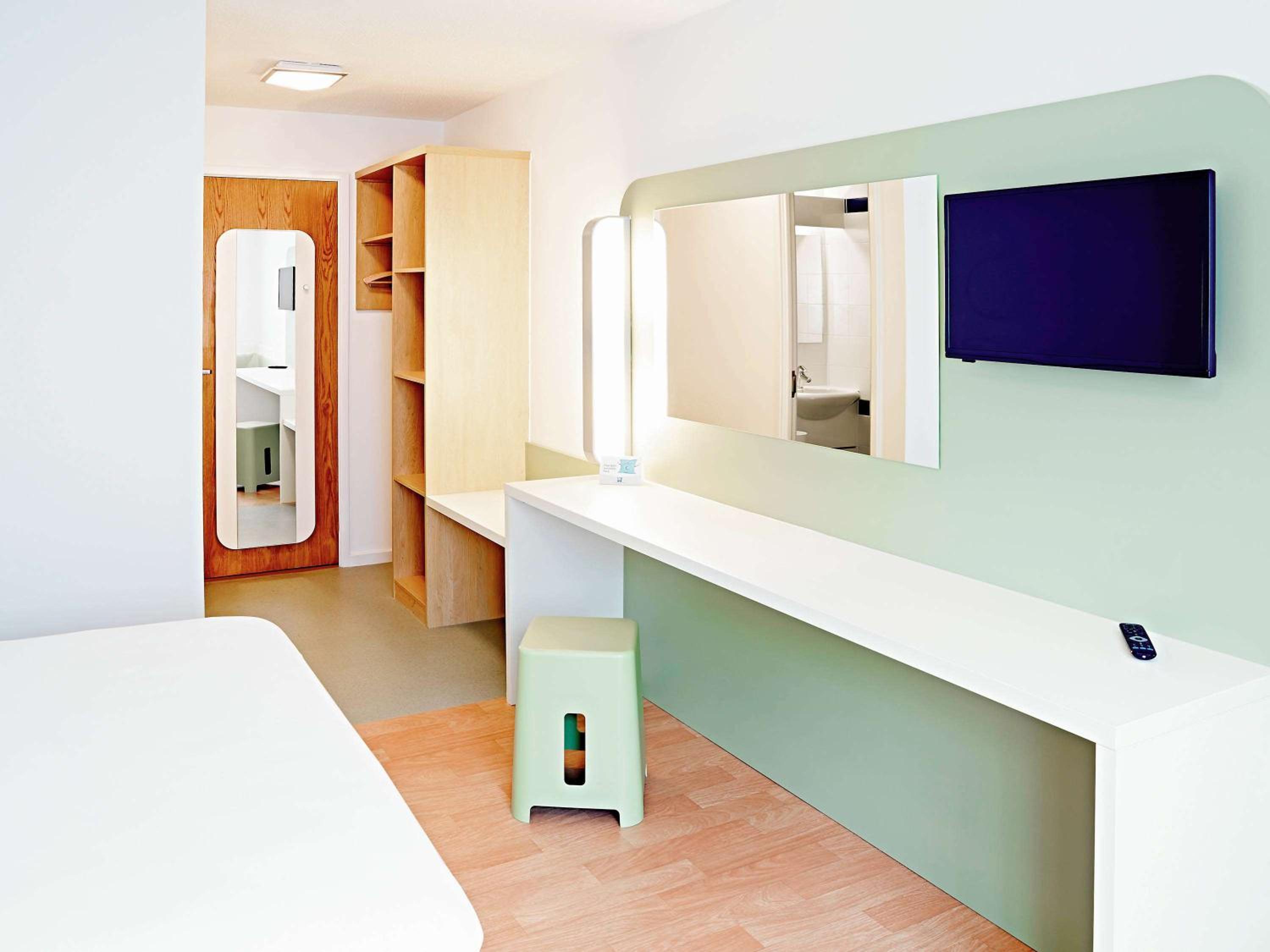 Ibis budget Warrington Lymm Services 17/33